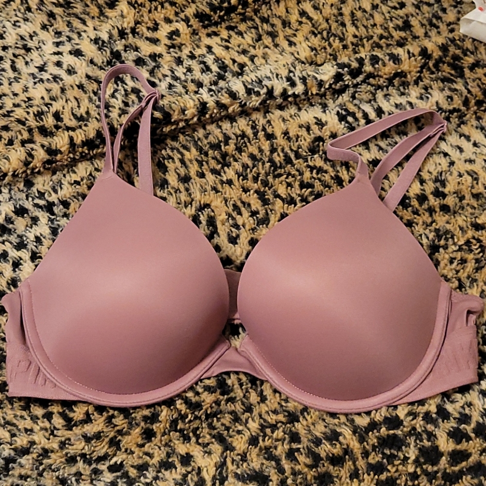 Smooth pink bra
